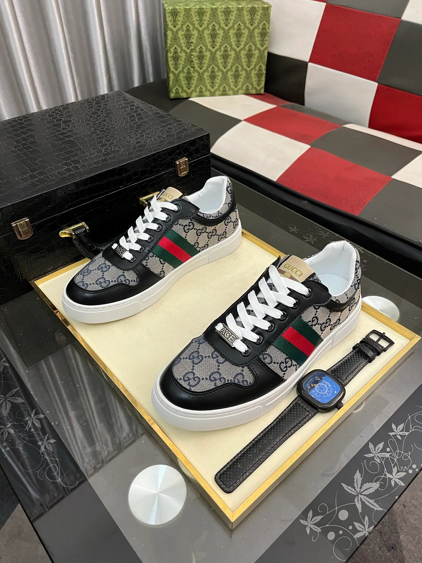 Men's Men's Shoes💰440⌚️⌚️【GUCCI】Gucci men's latest white shoe series casual shoes! The official website is built 1:1. Upper: Made of imported cowhide, with electric embroidery ➕Inner lining: Made of high-quality first-layer pigskin, soft and comfortable. Picky material selection and exquisite workmanship give you the best enjoyment. Size: 38-44 yards, 3️⃣ colors available.
